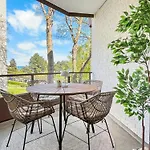 Design-apartment Mit Meerblick